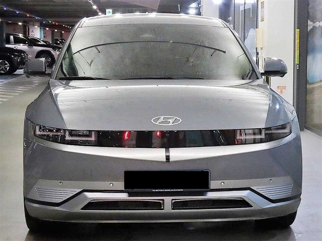 Hyundai Ioniq5 — photo 03
