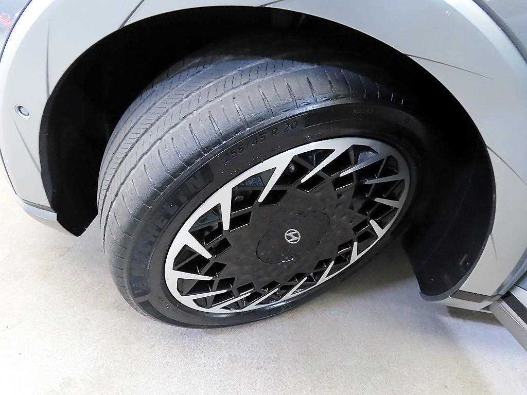 Hyundai Ioniq5 — photo 20
