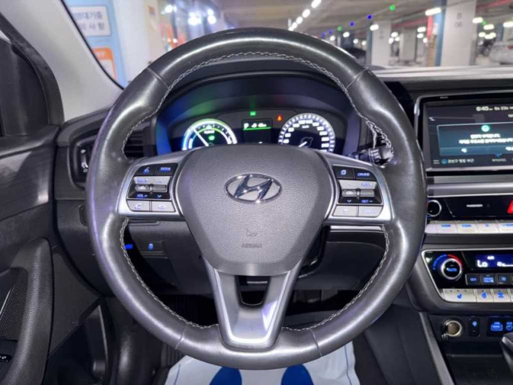 Hyundai Sonata — photo 08