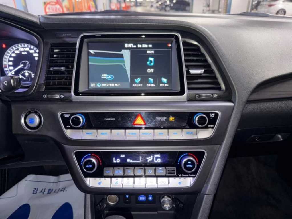 Hyundai Sonata — photo 10