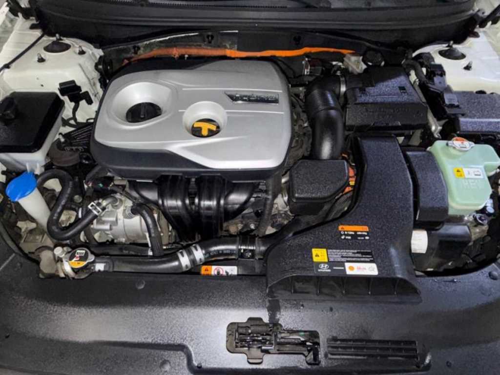 Hyundai Sonata — photo 16
