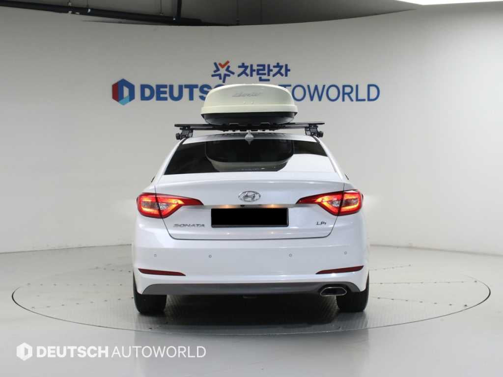 Hyundai Sonata — photo 04