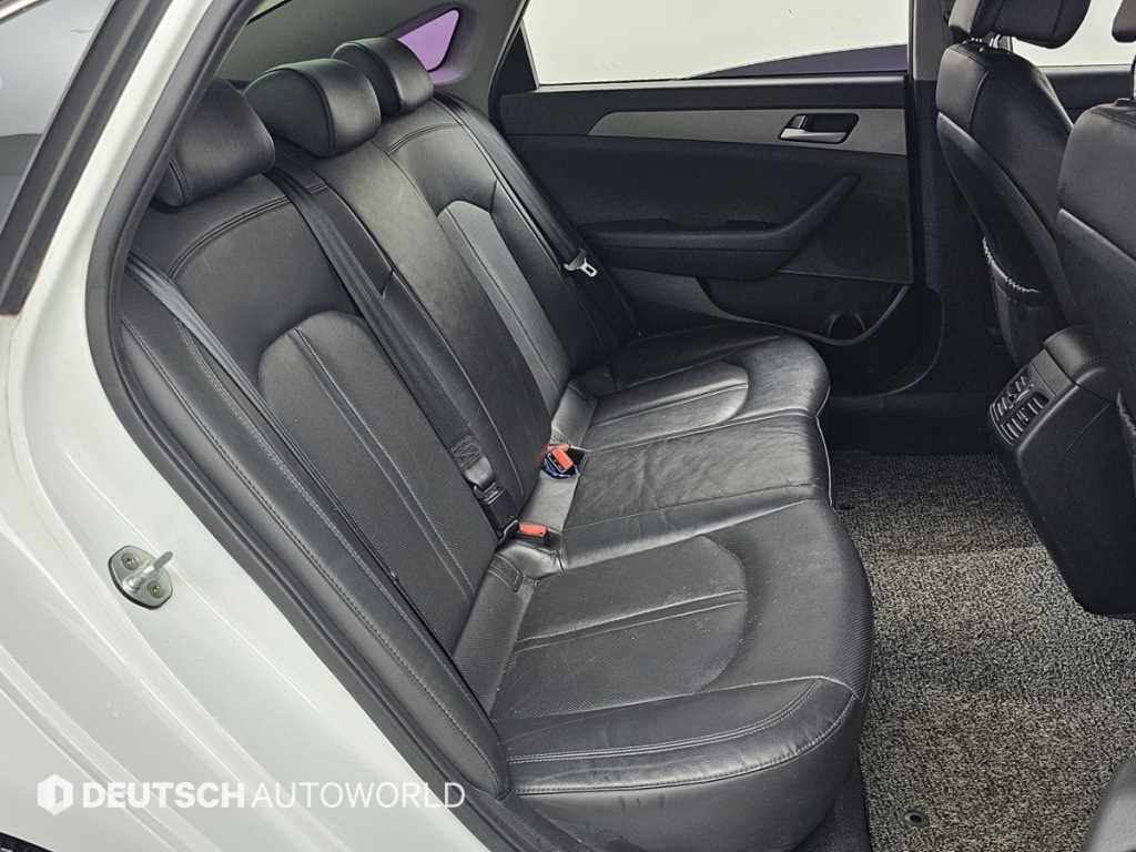 Hyundai Sonata — photo 12