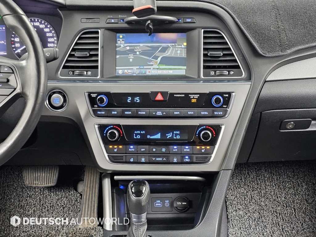 Hyundai Sonata — photo 14