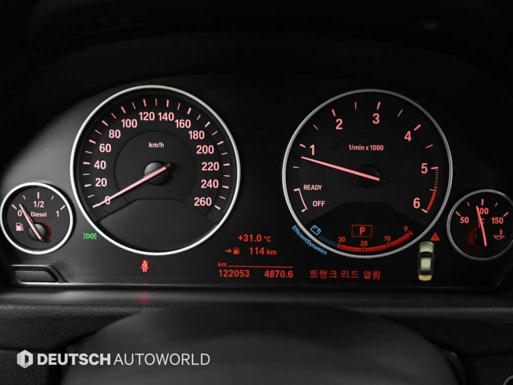 BMW 3-Series — photo 08