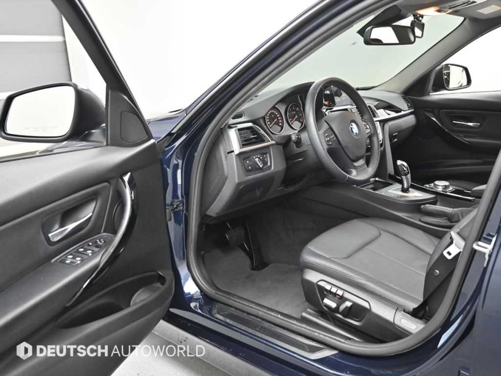 BMW 3-Series — photo 11