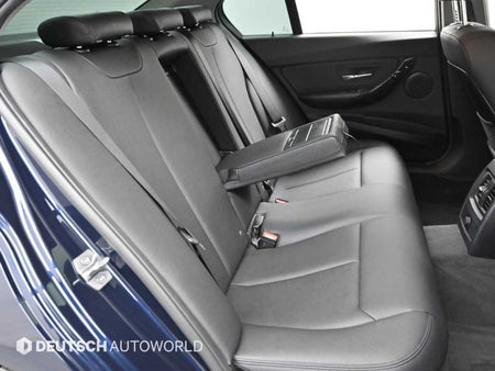BMW 3-Series — photo 12