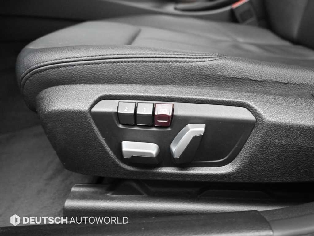 BMW 3-Series — photo 16