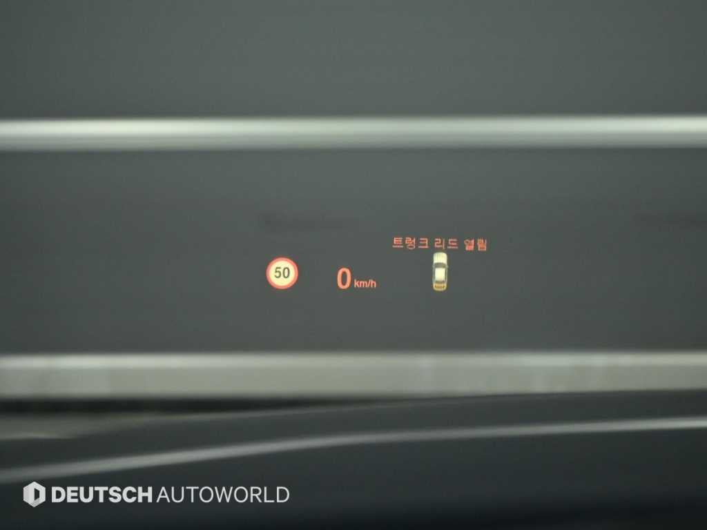 BMW 3-Series — photo 17