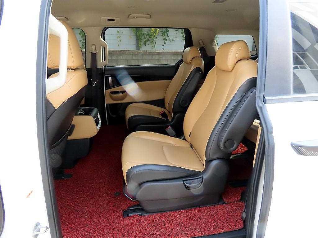 Kia Carnival — photo 06