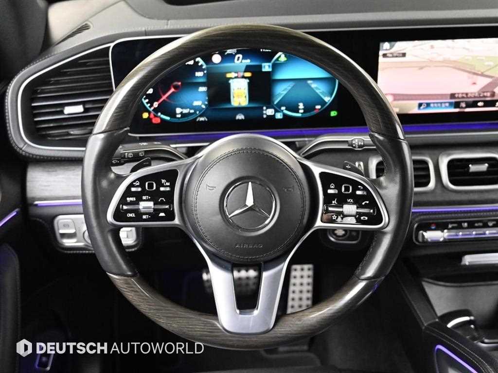 Mercedes-Benz GLS-Class — photo 13