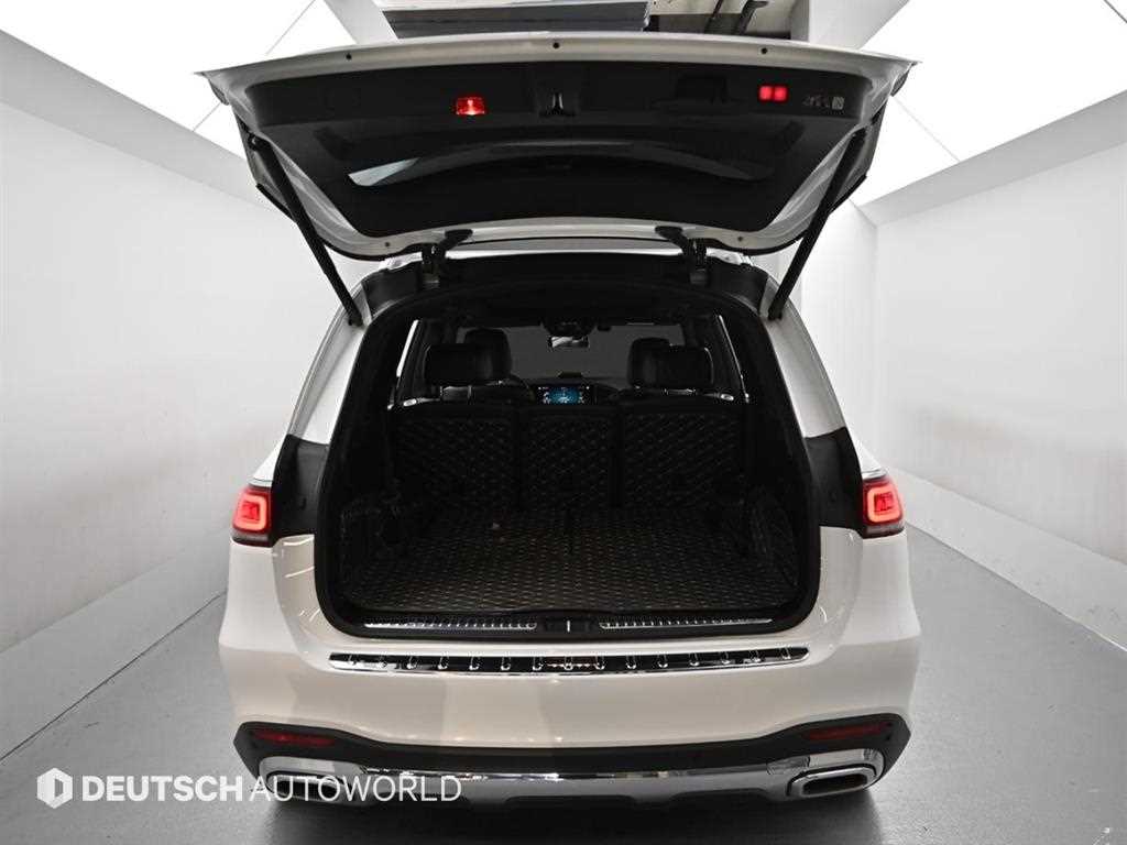 Mercedes-Benz GLS-Class — photo 19
