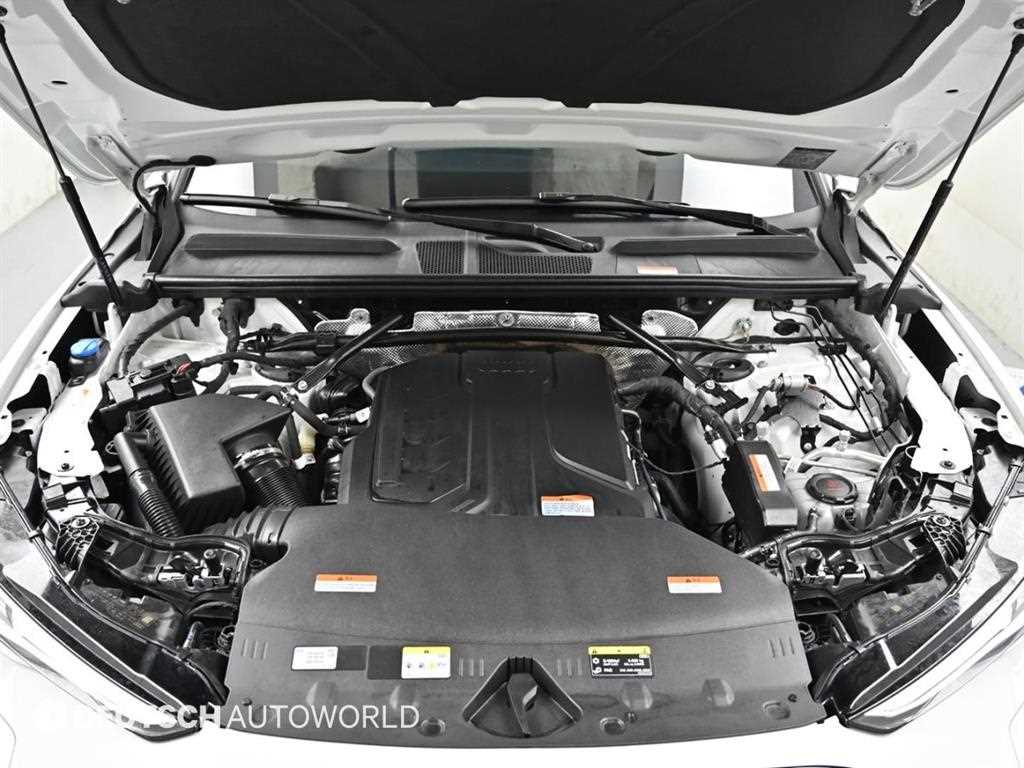 Audi Q5 — photo 06