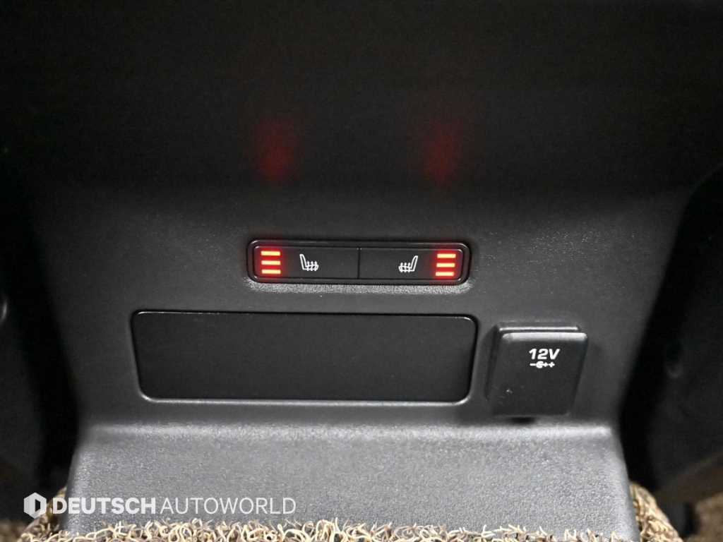 Land Rover Range Rover Velar — photo 16