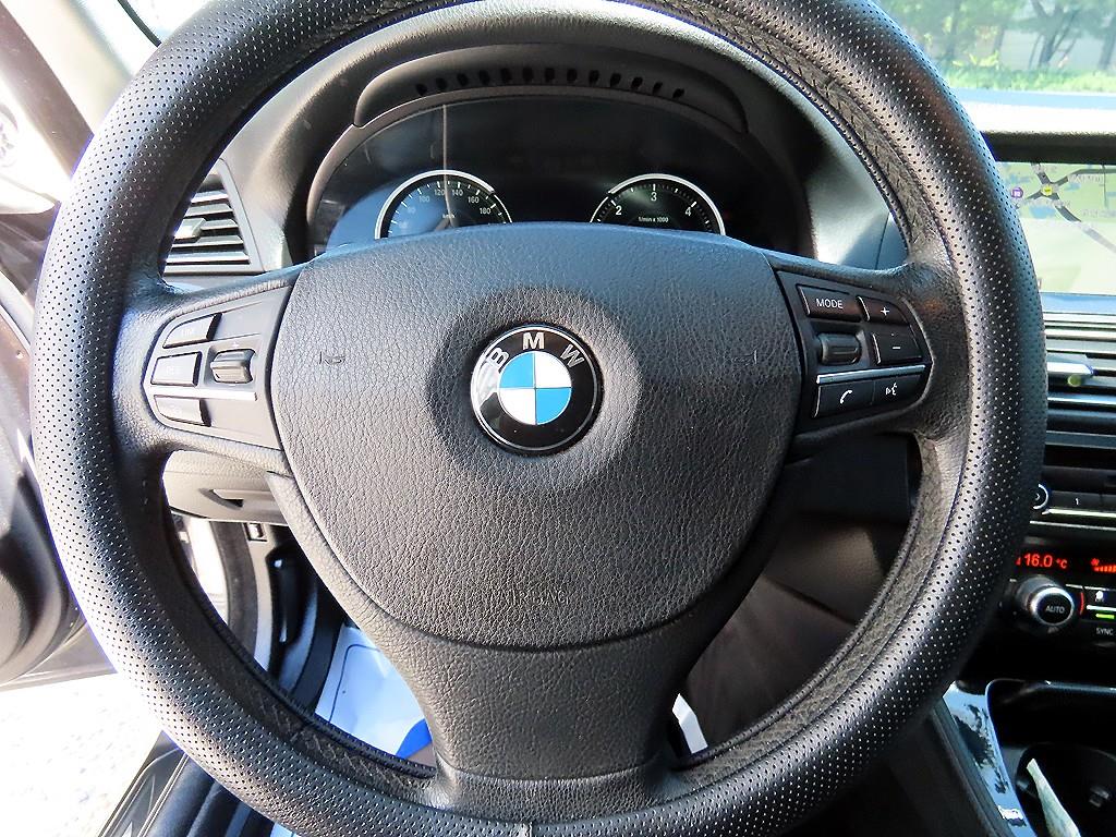BMW 5-Series — photo 08