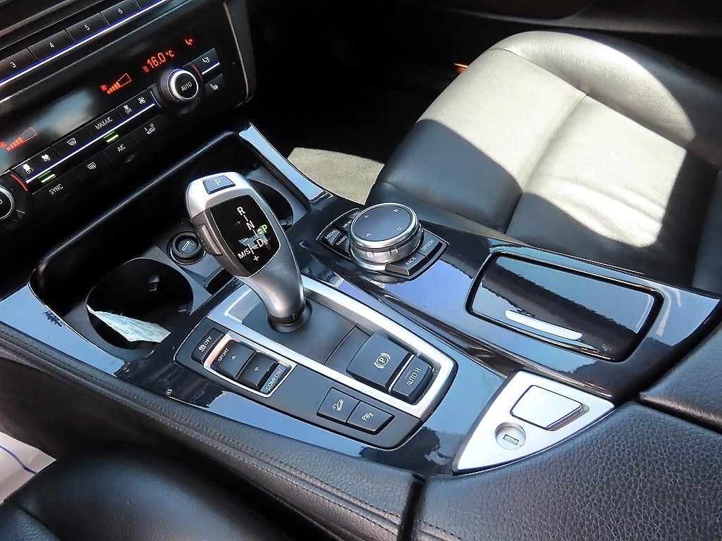 BMW 5-Series — photo 11