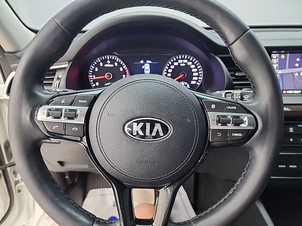 Kia K7 — photo 09