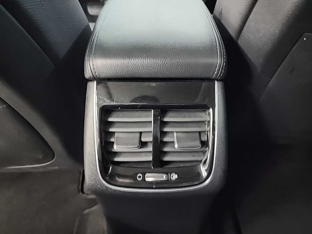 Kia K7 — photo 13