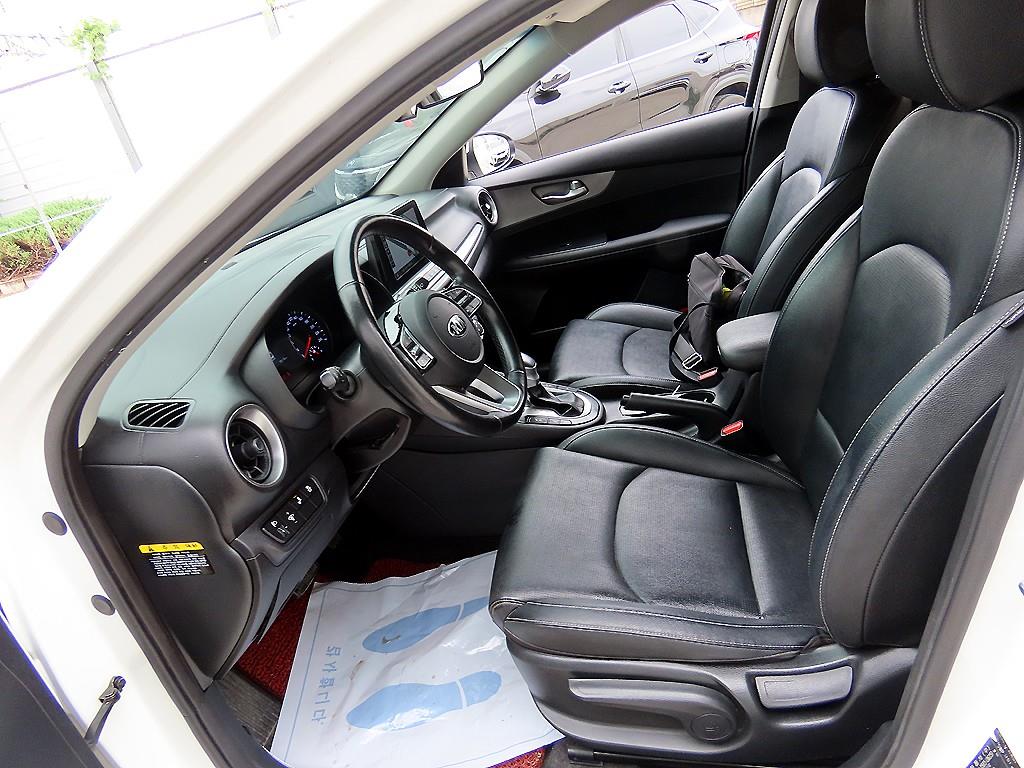 Kia K3 — photo 05