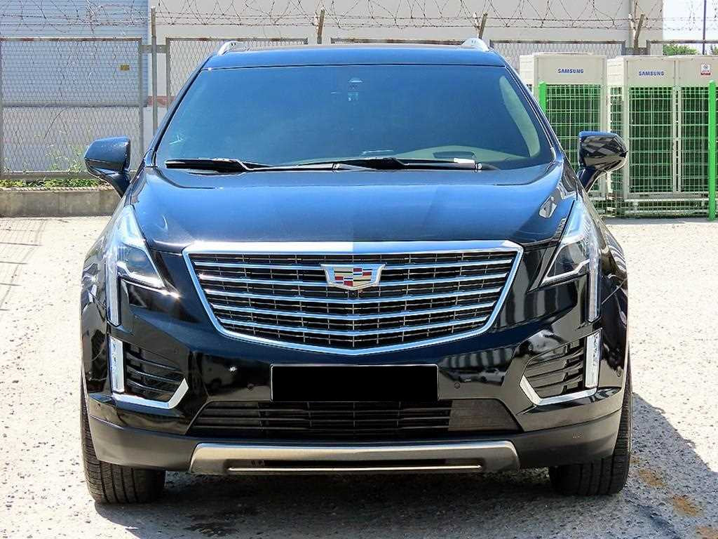 Cadillac XT5 — photo 01