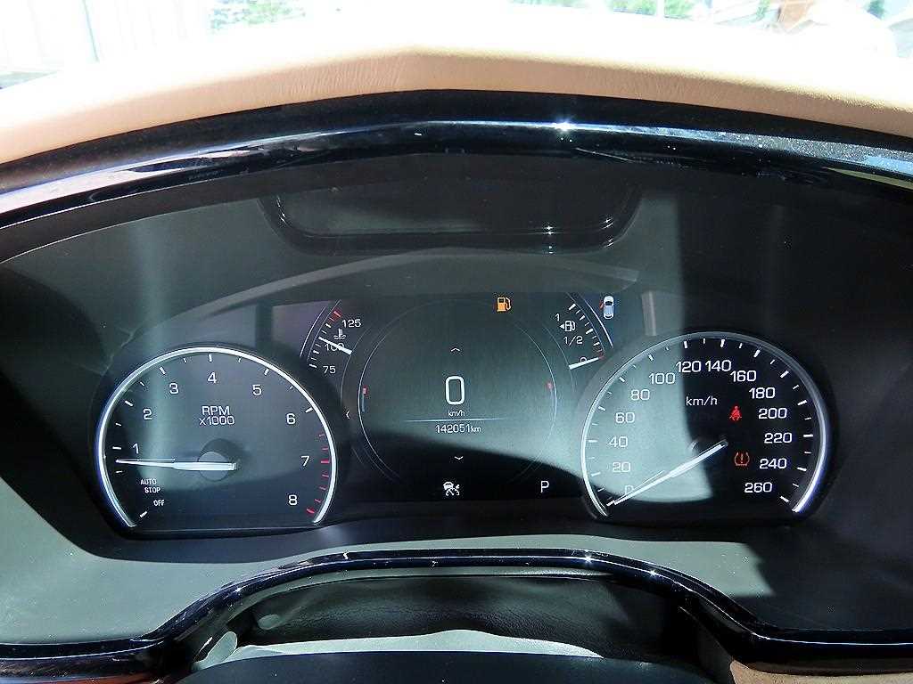 Cadillac XT5 — photo 09