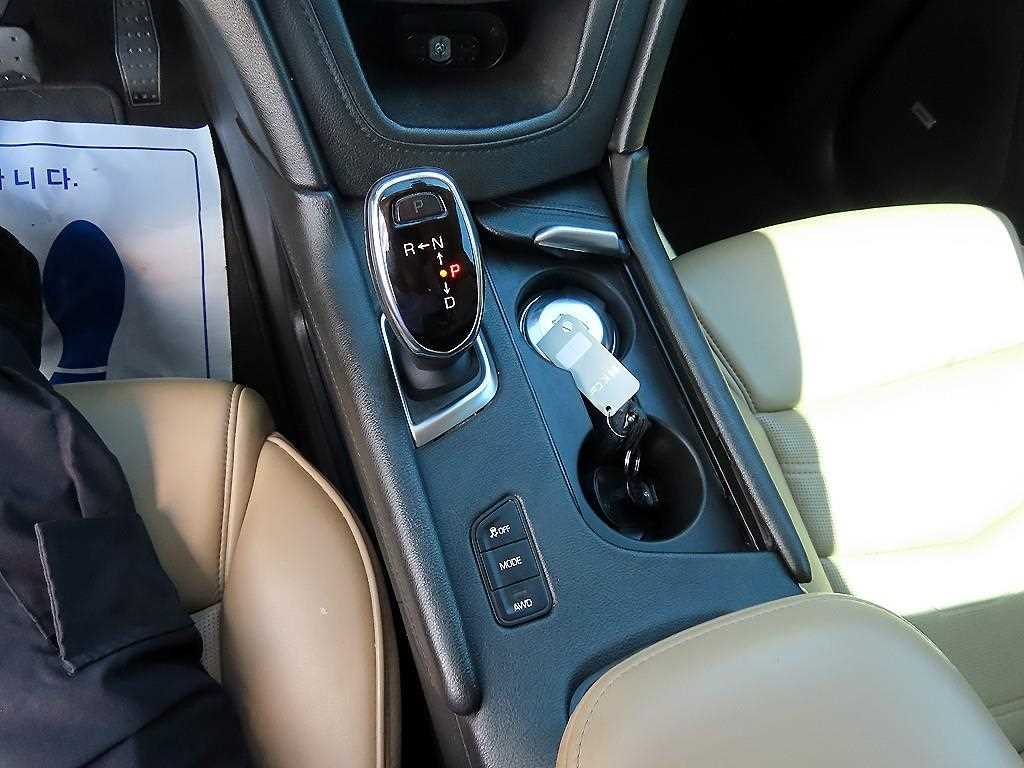 Cadillac XT5 — photo 11