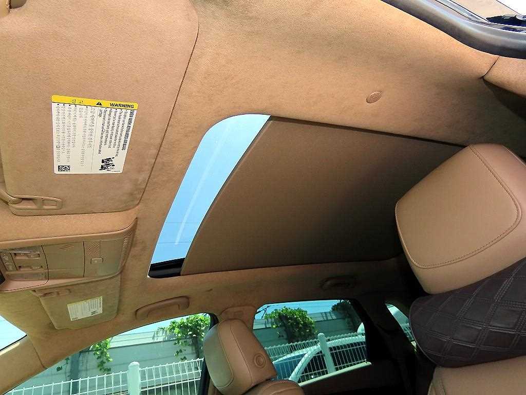 Cadillac XT5 — photo 16