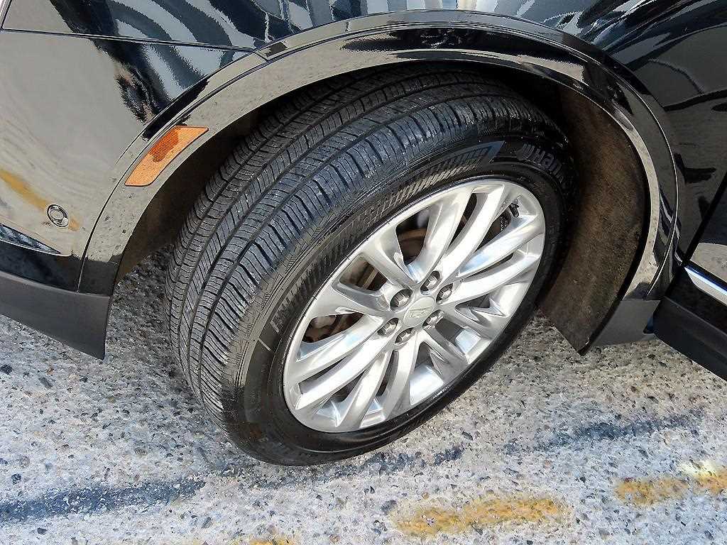 Cadillac XT5 — photo 20