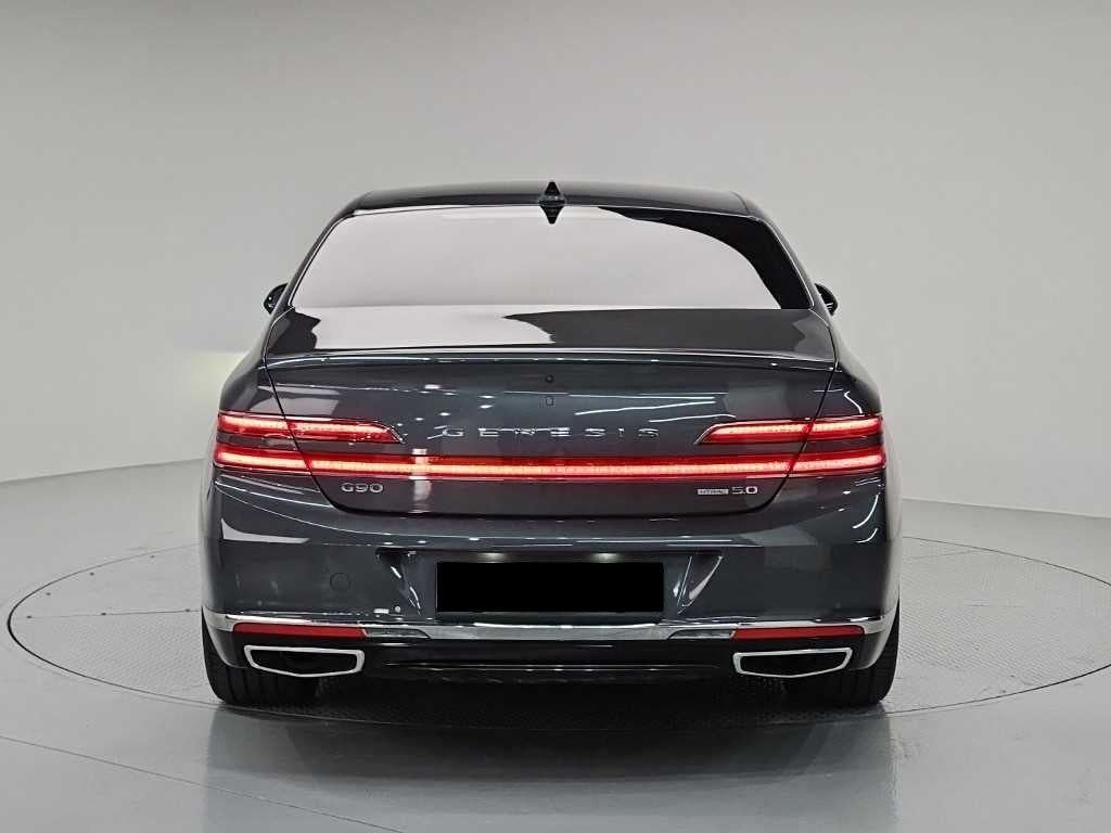 Genesis G90 — photo 03