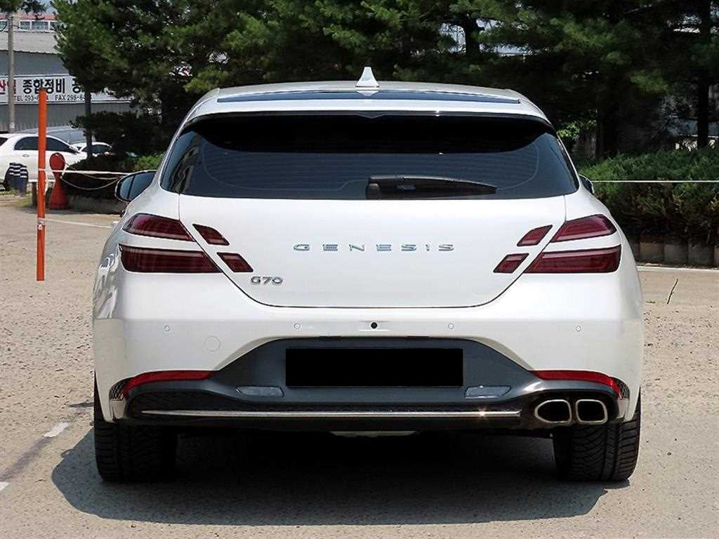 Genesis G70 — photo 04