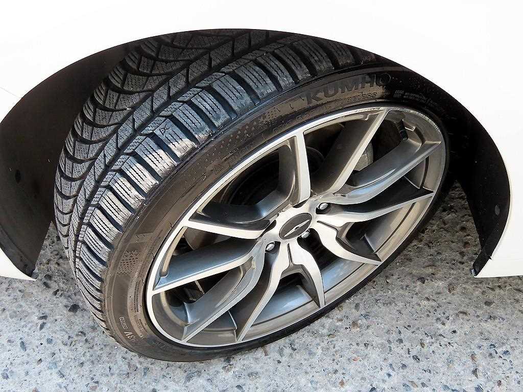 Genesis G70 — photo 20