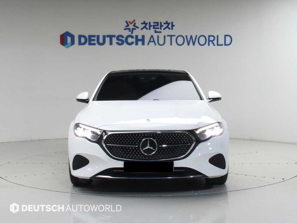 Mercedes-Benz E-Class — photo 03