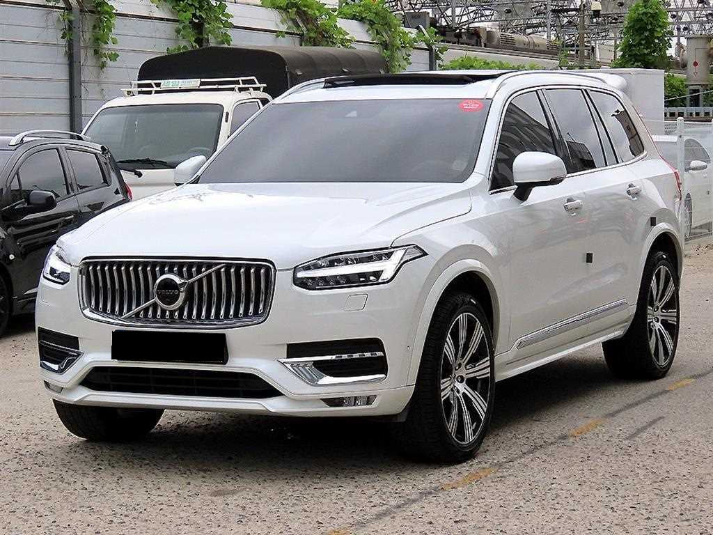 Volvo XC90 — photo 01
