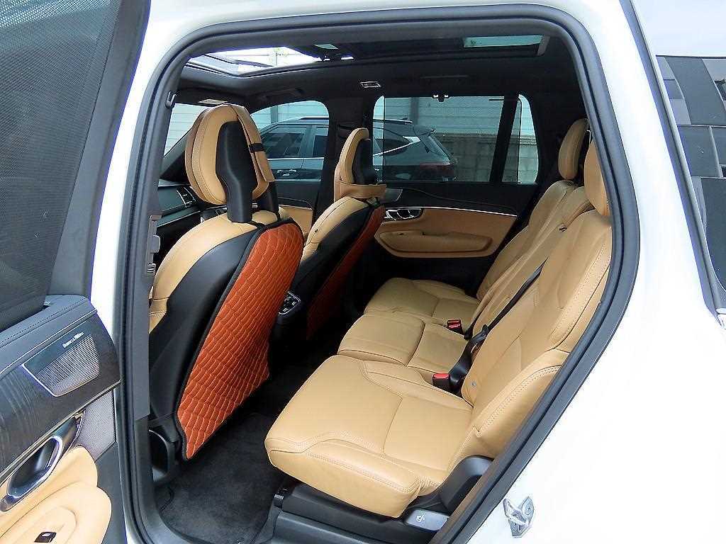 Volvo XC90 — photo 06