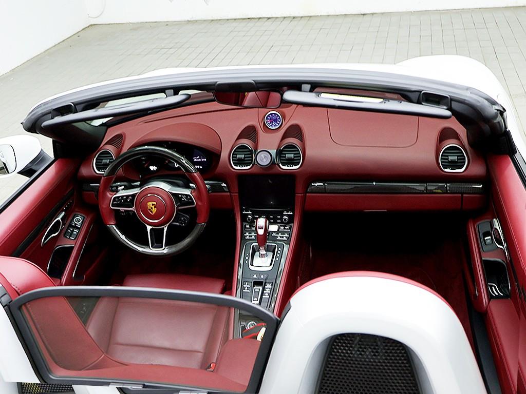 Porsche 718 — photo 08