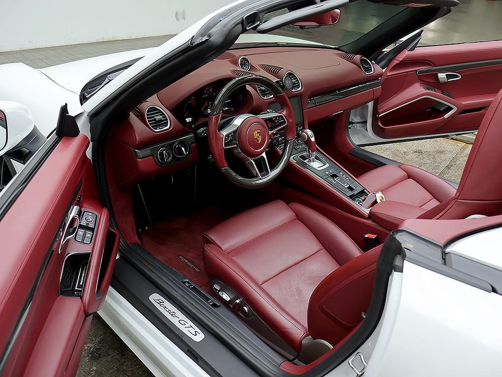Porsche 718 — photo 11