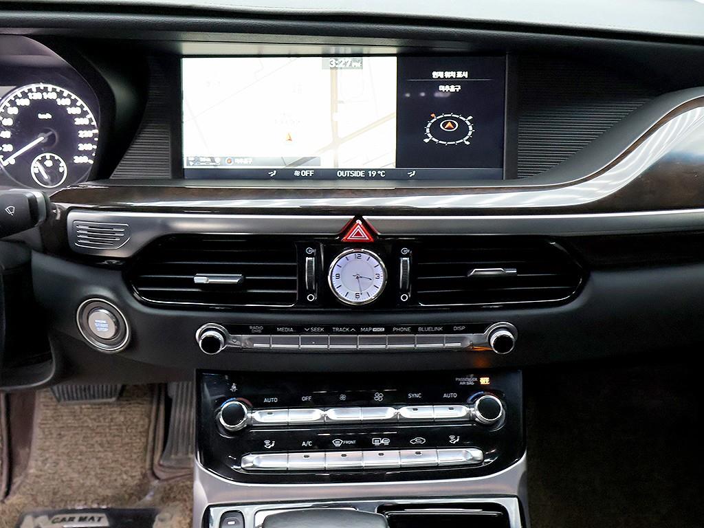 Genesis EQ900 — photo 09