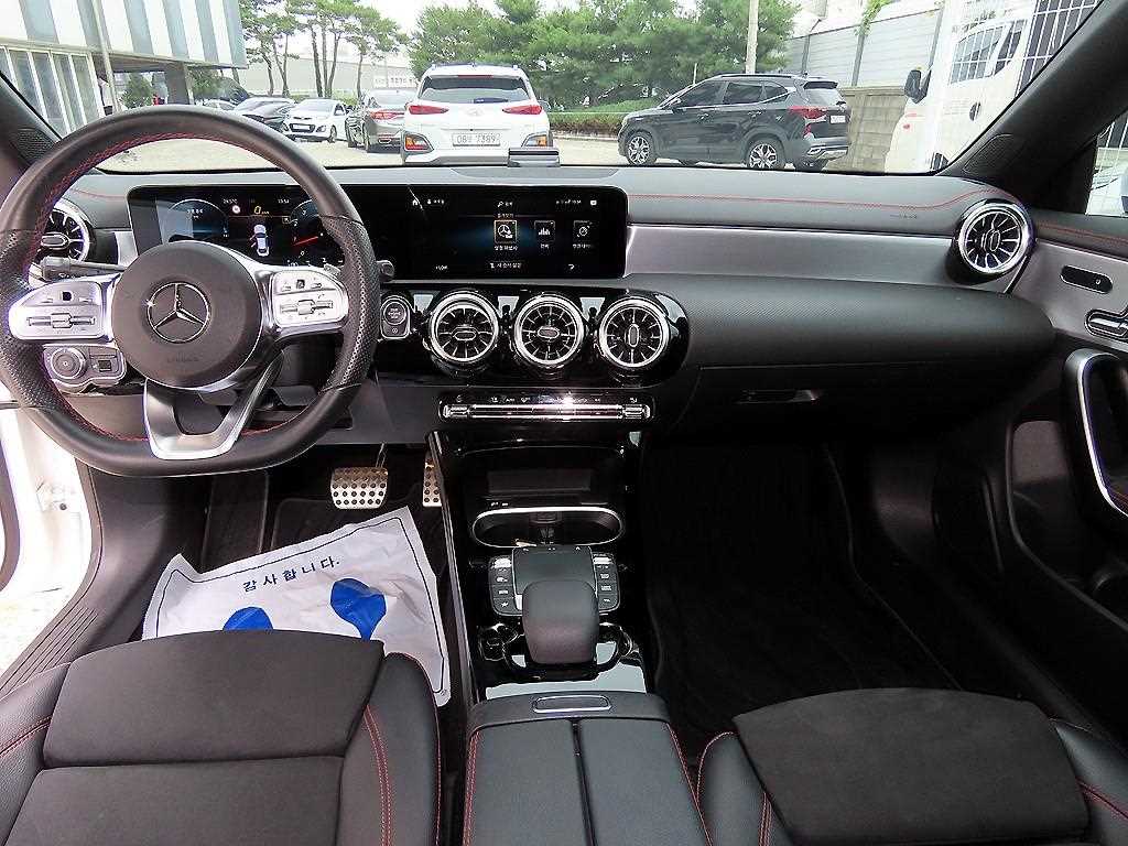 Mercedes-Benz CLA-Class — photo 07