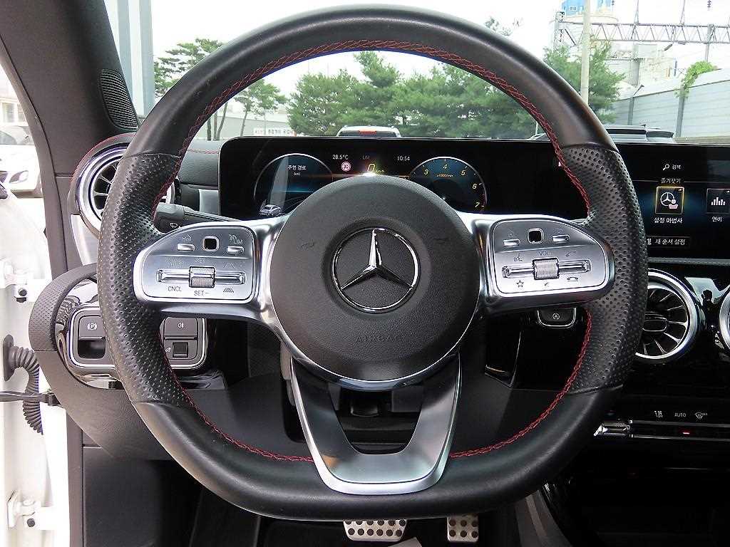 Mercedes-Benz CLA-Class — photo 08