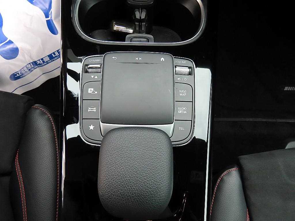 Mercedes-Benz CLA-Class — photo 13