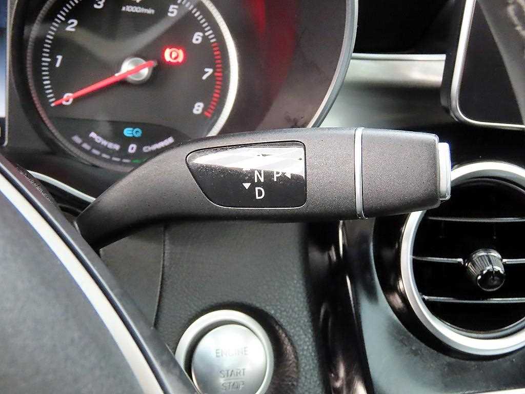 Mercedes-Benz GLC-Class — photo 11