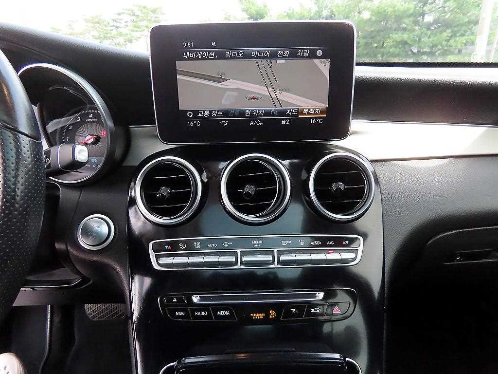 Mercedes-Benz GLC-Class — photo 15