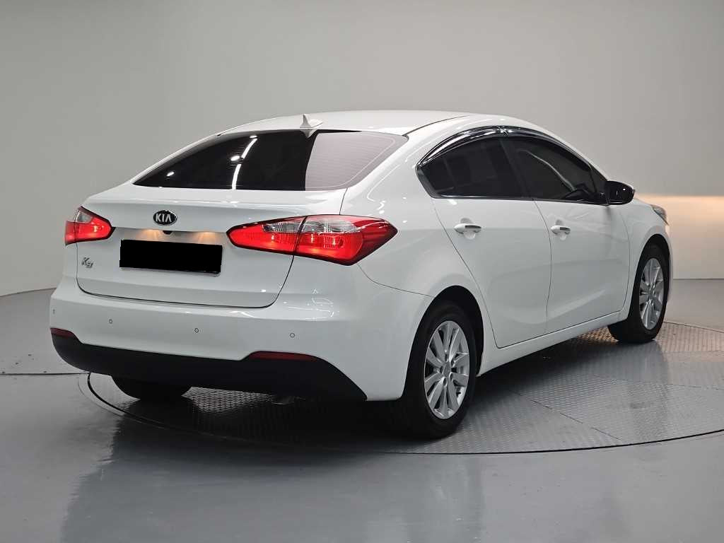 Kia K3 — photo 04