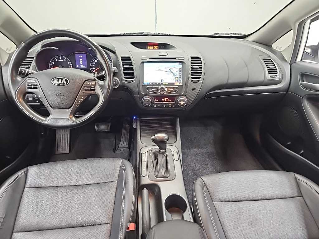 Kia K3 — photo 07