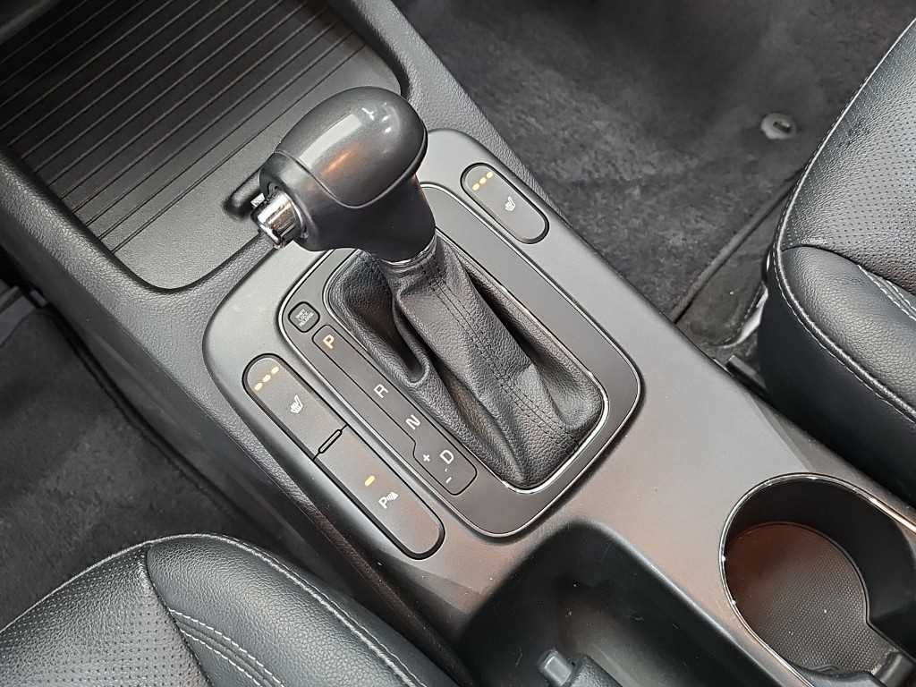 Kia K3 — photo 08