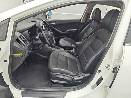 Kia K3 — photo 11