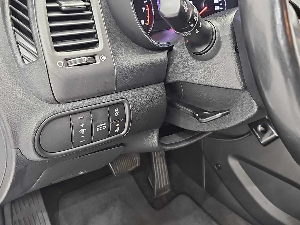 Kia K3 — photo 16