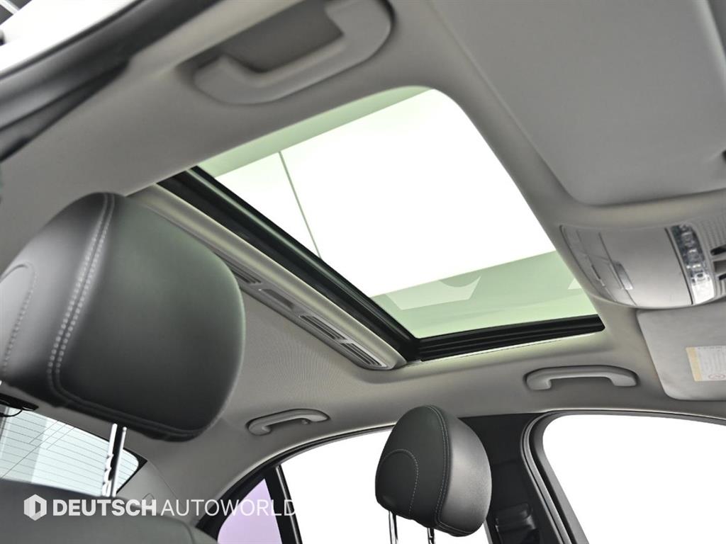 Mercedes-Benz C-Class — photo 17