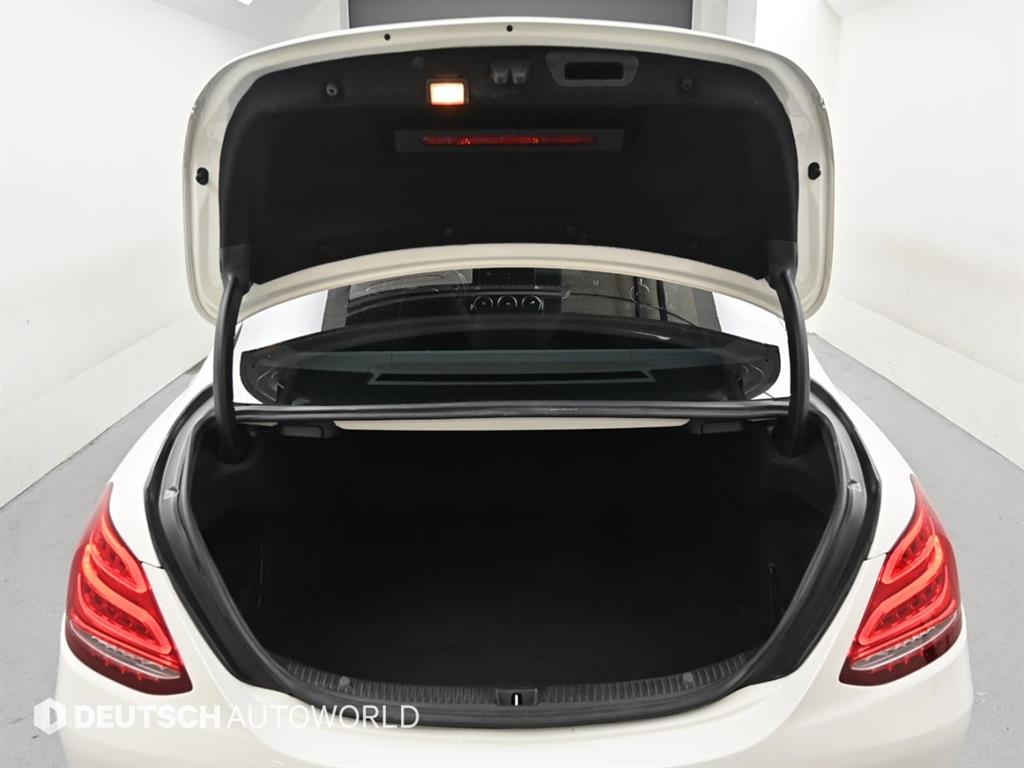 Mercedes-Benz C-Class — photo 18