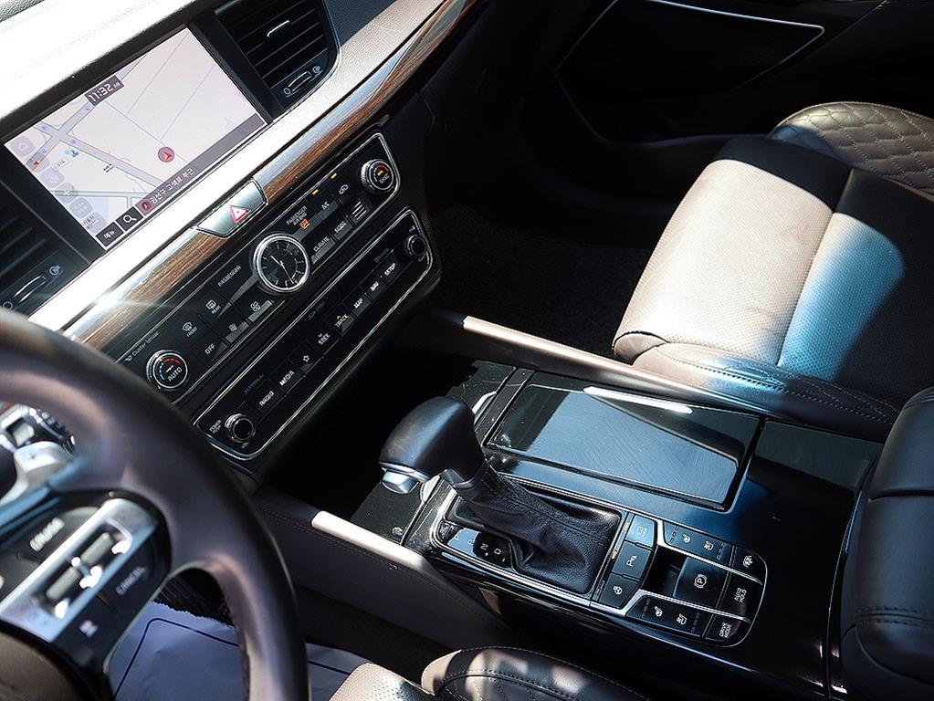 Kia K7 — photo 10